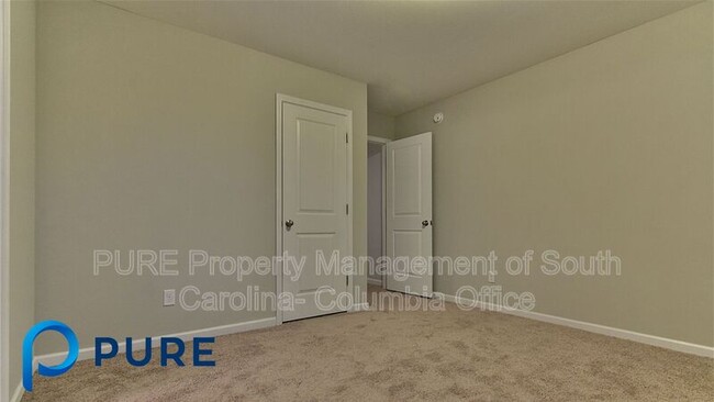 Building Photo - 995 Yarrow Ln