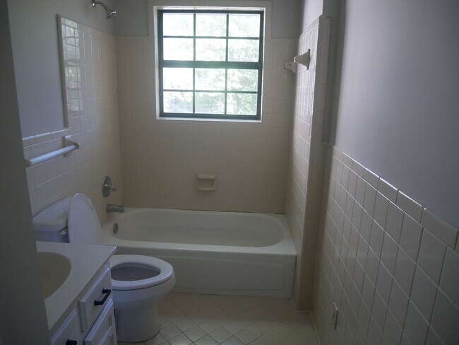 Building Photo - 5800 Dover Dr