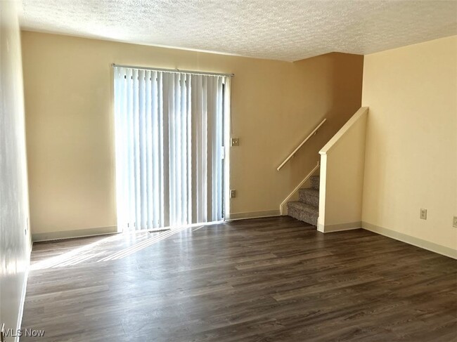 Building Photo - 133 Orchard Dr