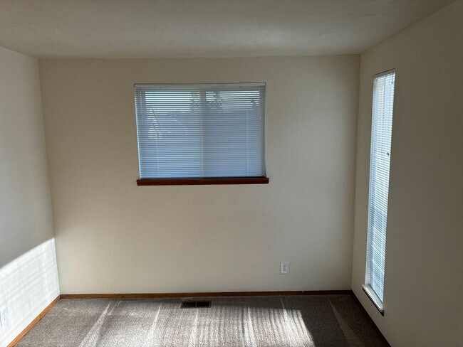 Building Photo - Terrific 3 Bedroom, 2 Bathroom in South Eugene