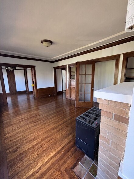 Building Photo - 344 40th St