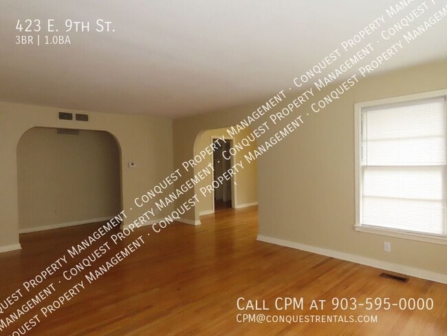 Building Photo - 423 E 9th St