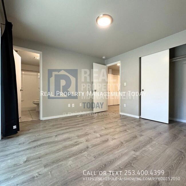 Building Photo - 2802 12th Ave Ct NW