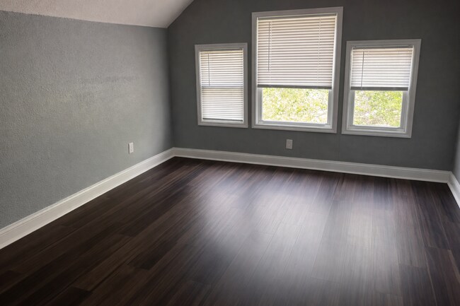 Building Photo - 3636 The Paseo