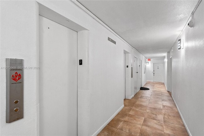 Building Photo - 9250 W Bay Harbor Dr