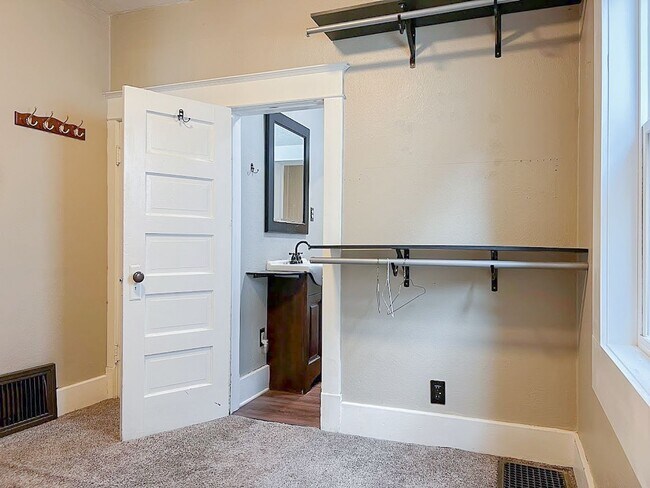 Building Photo - 315 Wyoming Ave