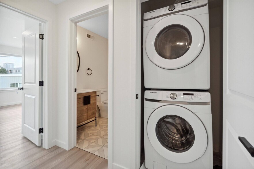 Building Photo - 1338 N 15th St