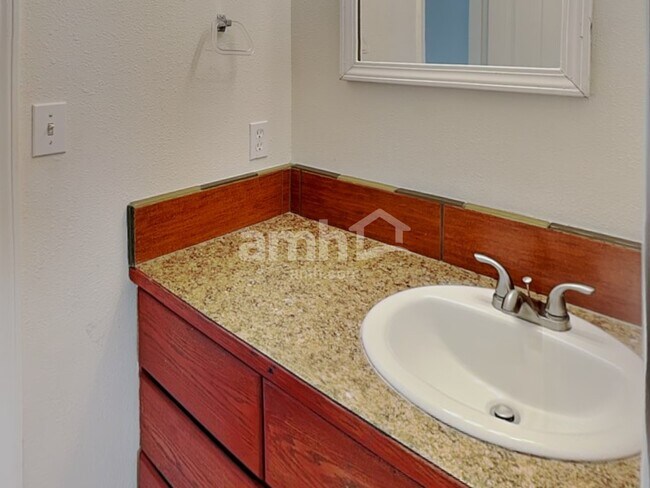 Building Photo - 11060 W Halstead Ct