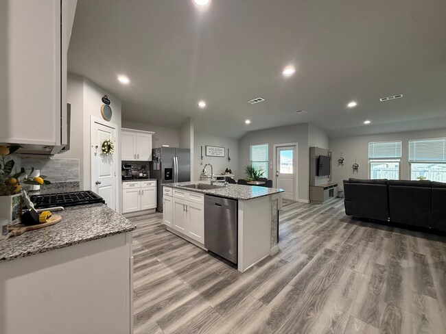 Building Photo - 7606 Orange Blossom Rd