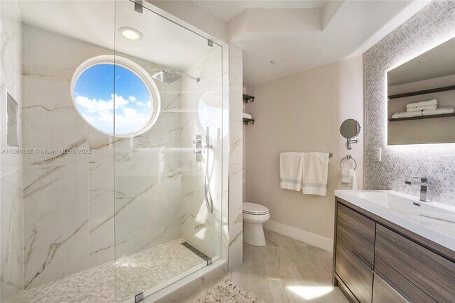 Building Photo - 7330 Ocean Terrace