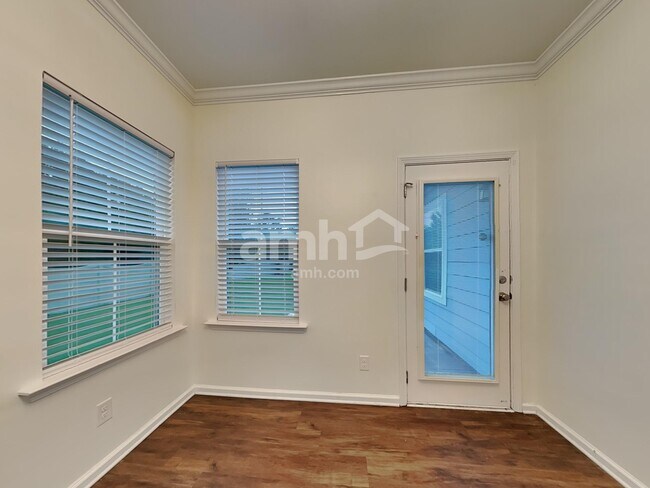 Building Photo - 108 Martello Rd