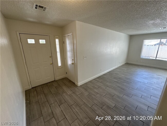 Building Photo - 2059 Club Crest Way