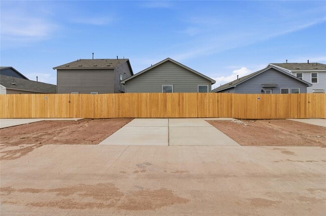 Building Photo - 596 Sormonne Lp