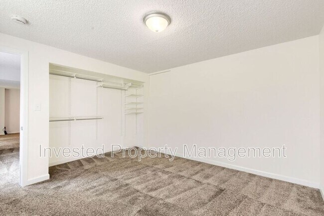 Building Photo - 7956 S Vincennes Way