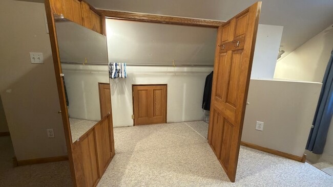 Building Photo - 1221 Agnes Ave