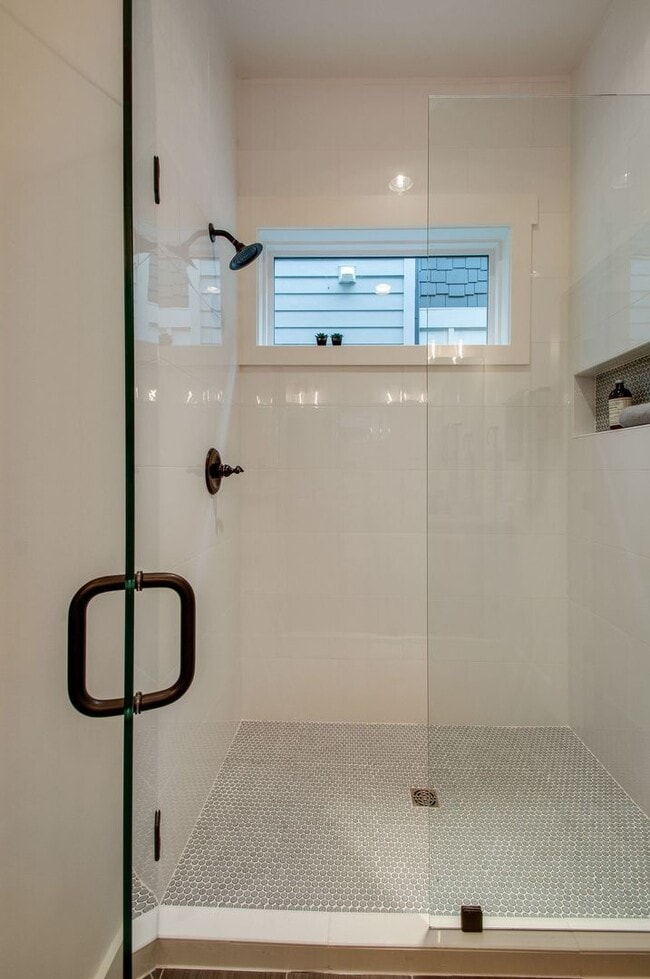 Building Photo - Amazing Location - 3 Bed, 2.5 Bath w/ Vaulted Ceilings and Covered Deck