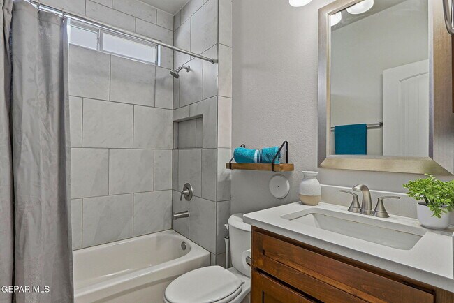 Building Photo - 7509 Enchanted Pk Dr