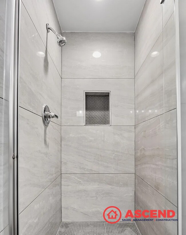 Building Photo - Beautiful 3 Bed, 2 Bath Home with Pool, Solar & Cozy Fireplace