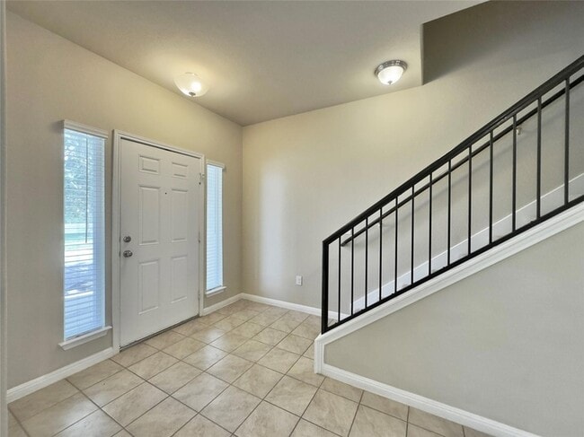 Building Photo - 713 Katmai Cir