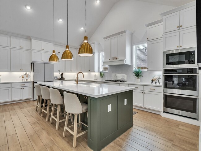 Building Photo - 5422 Farm Hill Way