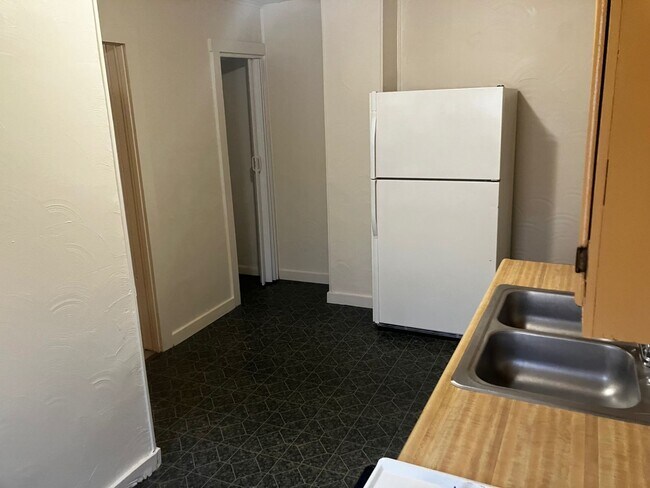 Building Photo - 3309-3313 Main St