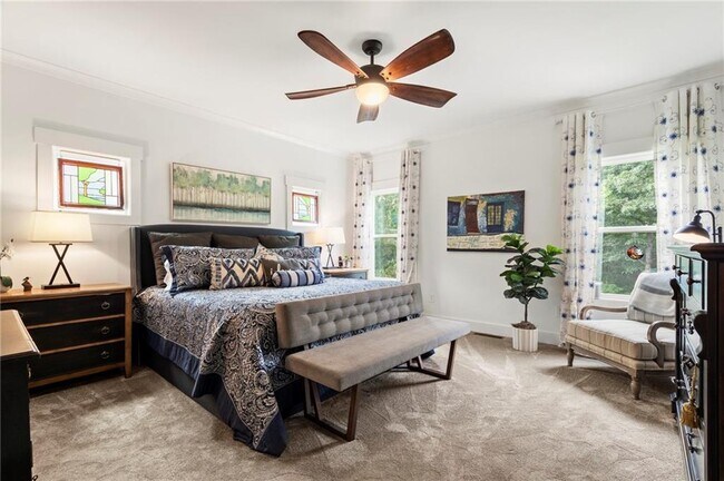 Building Photo - 175 STONELEDGE TRCE N