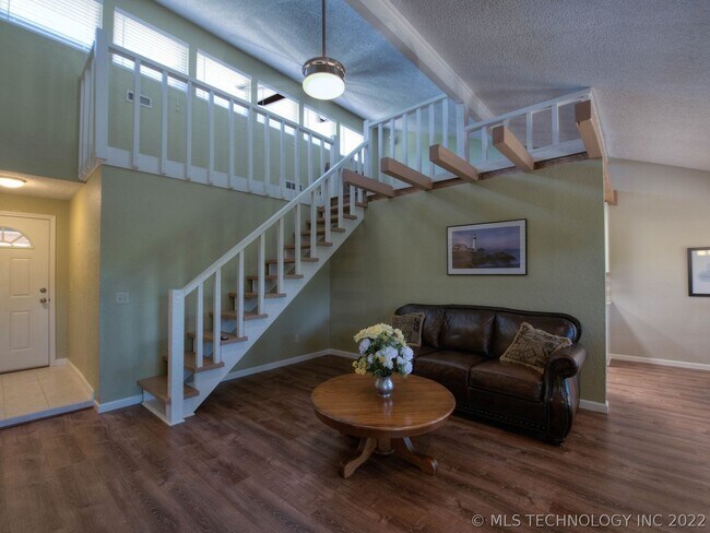 Building Photo - 3021 S Ash Ave