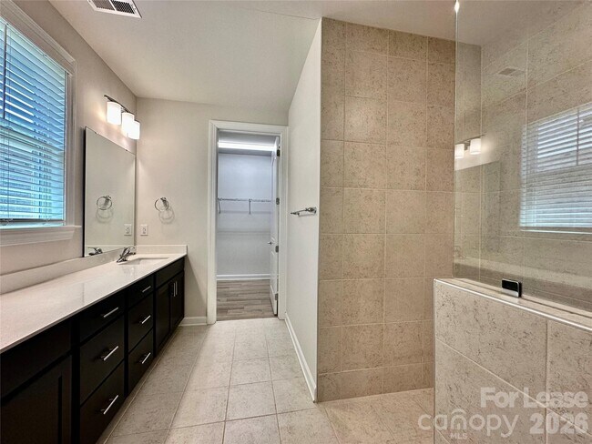 Building Photo - 9650 Liberty Hill Dr