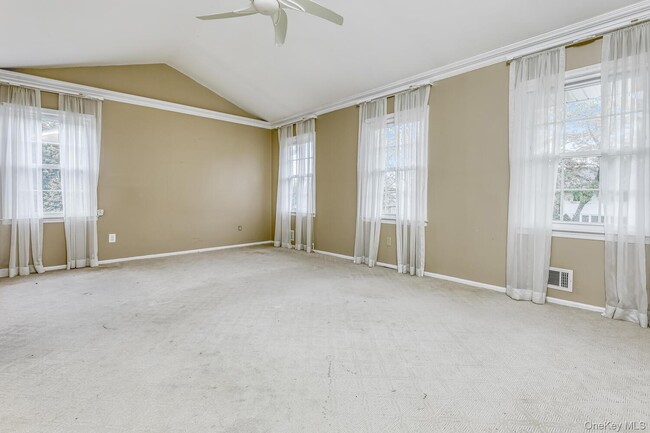 Building Photo - 1 Lodi Ln