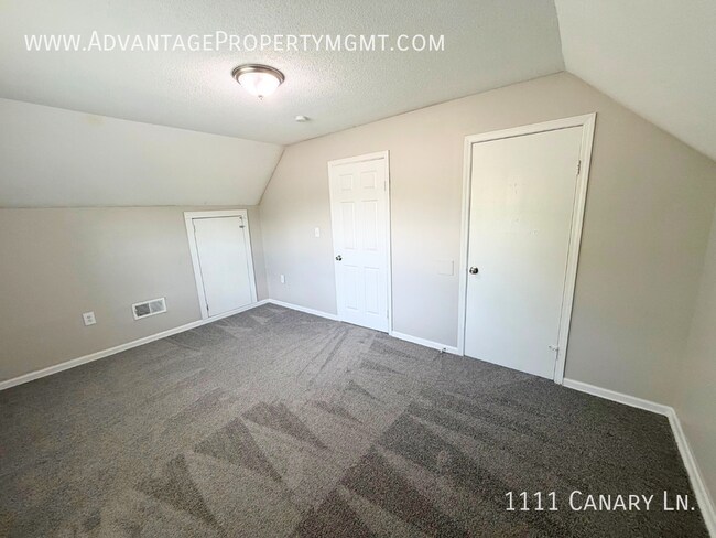 Building Photo - 1111 Canary Ln
