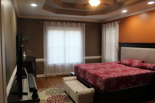 Building Photo - 4 Bedroom Single Family Home in Nashville