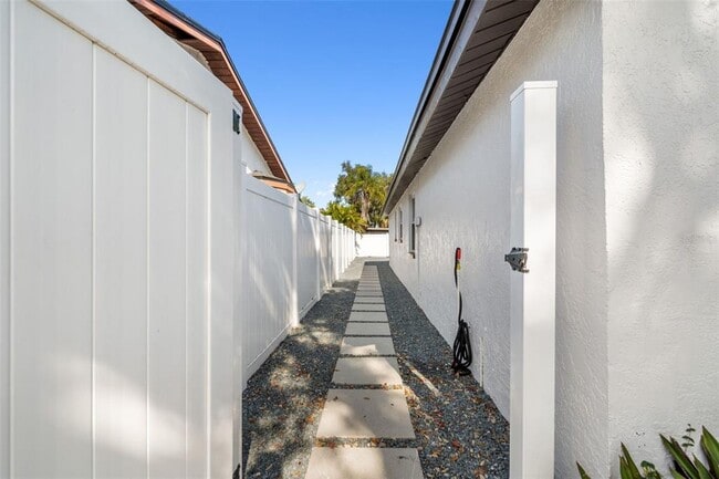 Building Photo - 10187 122nd Ave N