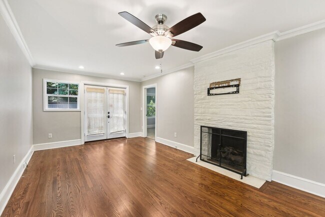 Building Photo - Charming 3BR House in Charlotte