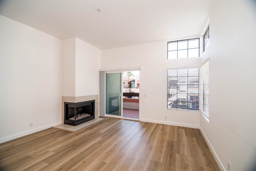 Building Photo - 2601 S Broadmoor Dr