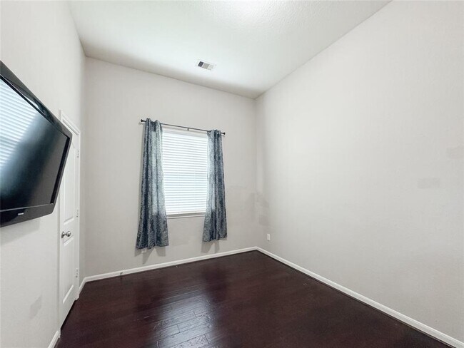 Building Photo - 4714 Western Brook Dr