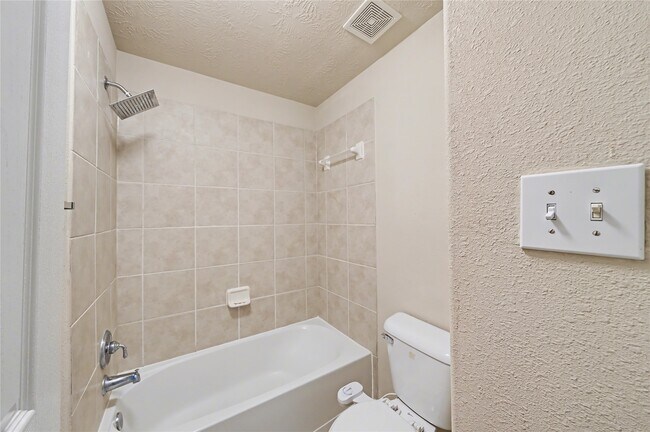 Building Photo - 17422 Memorial Blossom Dr