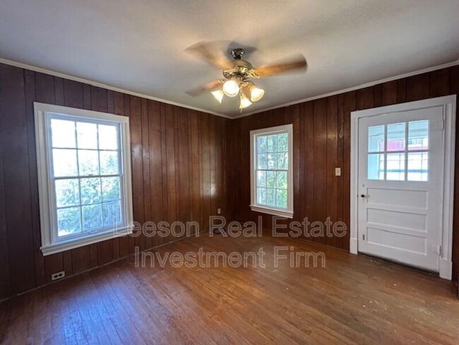 Building Photo - 3429 Beverly Pl