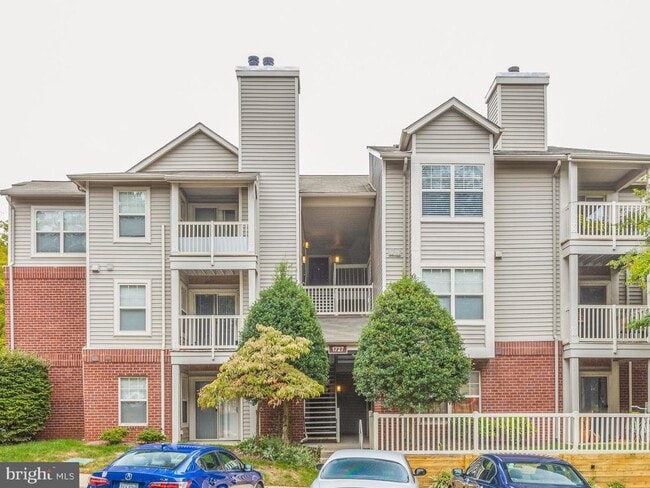 Building Photo - 1727 Ascot Way