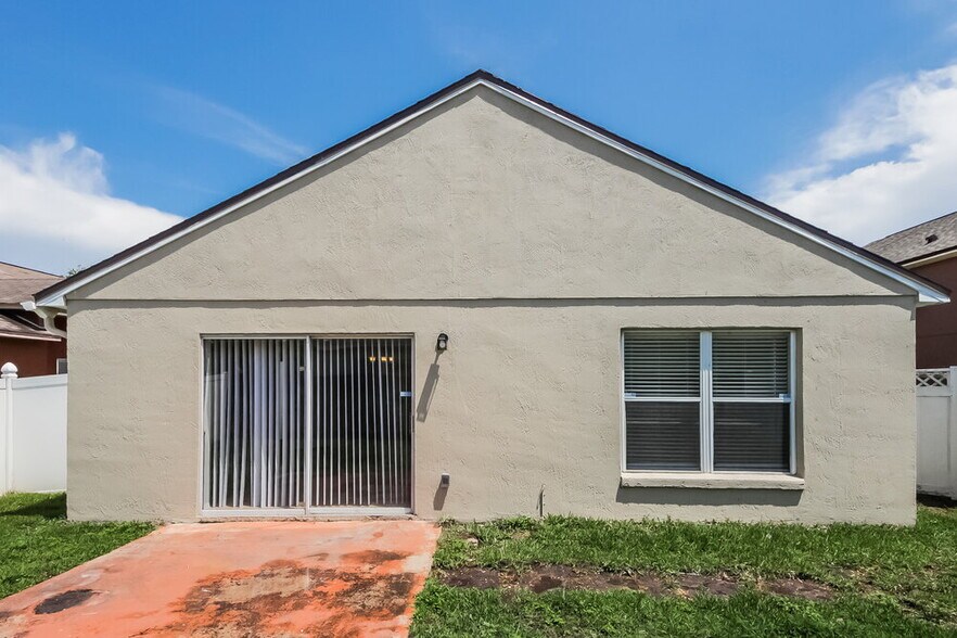 Building Photo - 2160 Jessa Dr