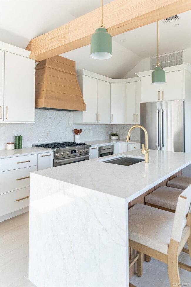 Building Photo - 319 Wilmot Rd