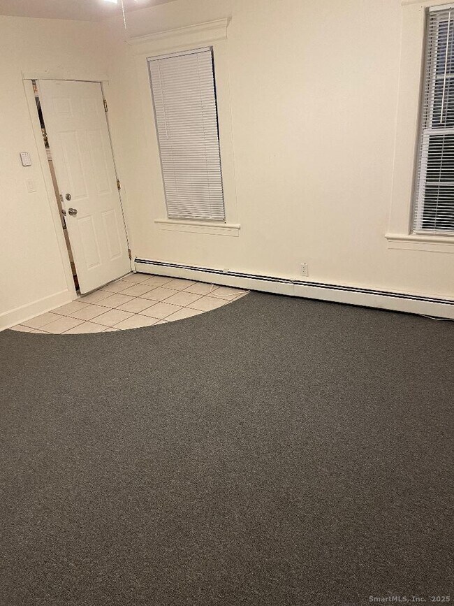 Building Photo - 46 Stearns St