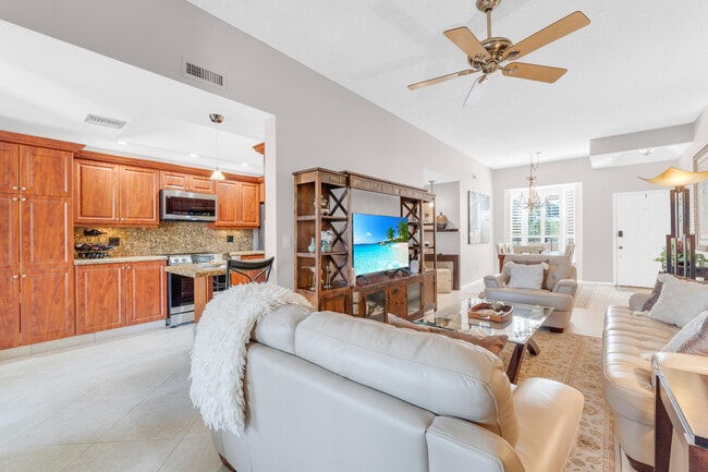 Building Photo - 7460 La Paz Blvd