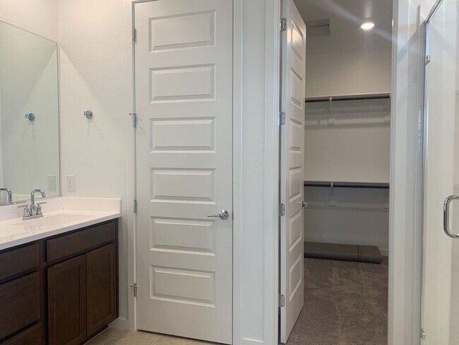 Building Photo - Newer home in most desirable home in Chandler, 3 Bed2 bath