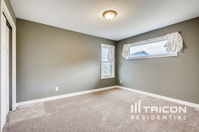 Building Photo - 12386 69th Ln NE
