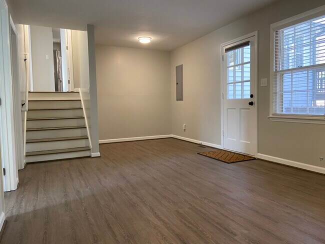 Building Photo - 1124 Theresa Ct