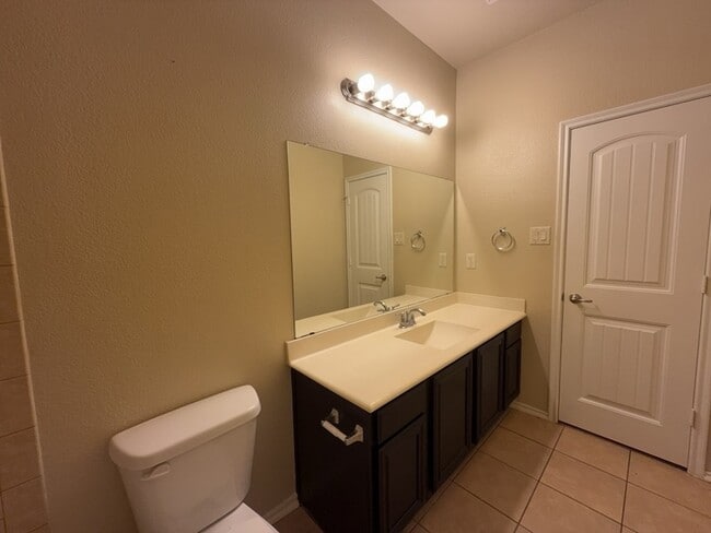 Building Photo - 2333 Cedarwood Dr