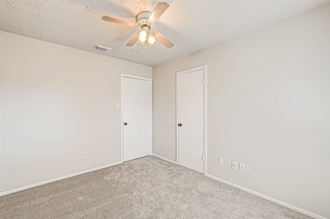Building Photo - 24130 Silversmith Ln