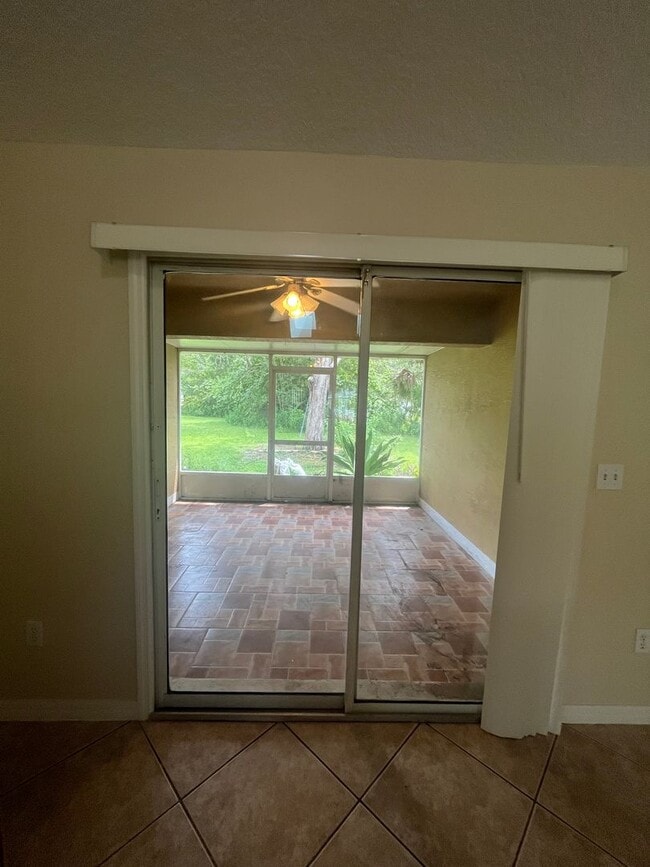 Building Photo - Welcome to this beautiful 3-bedroom, 2-bat...