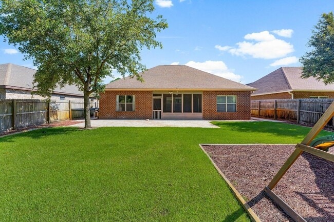 Building Photo - 132 Whispering Lake Dr