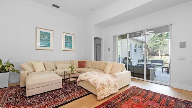 Building Photo - 72 Tall Trees Ct